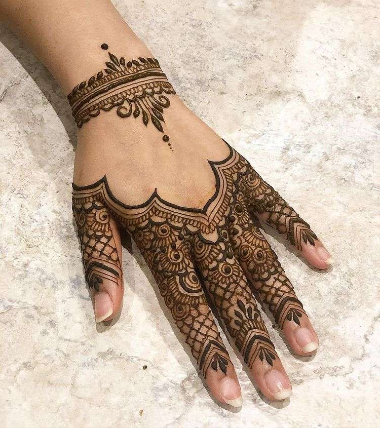 Latest Karwa Chauth Mehndi